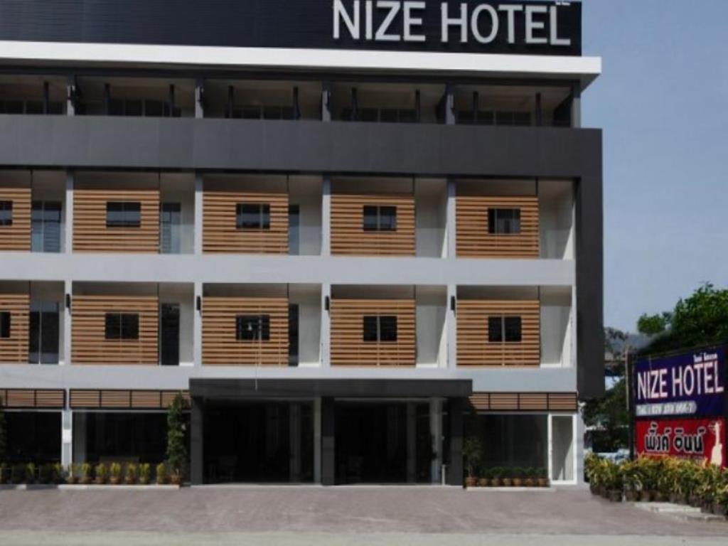 Nize Hotel - SHA Plus Phuket Exterior foto